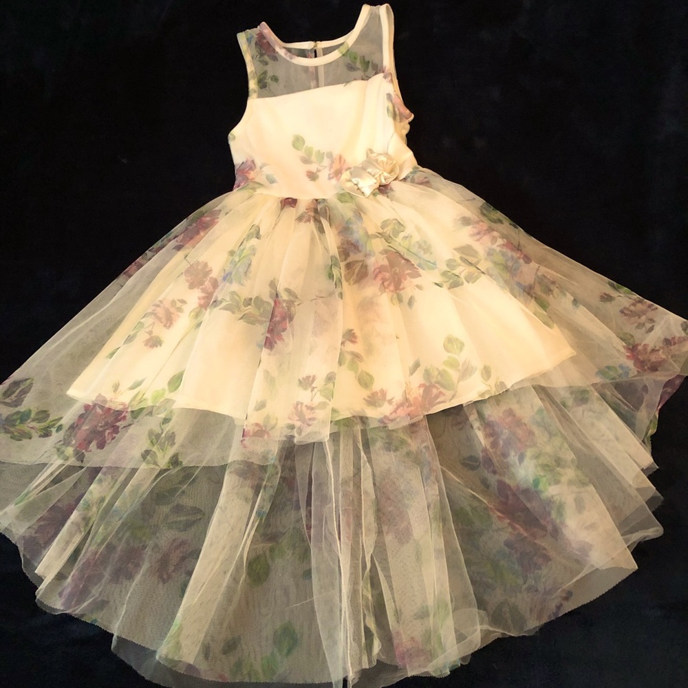 beautiful elegant flower girl dress